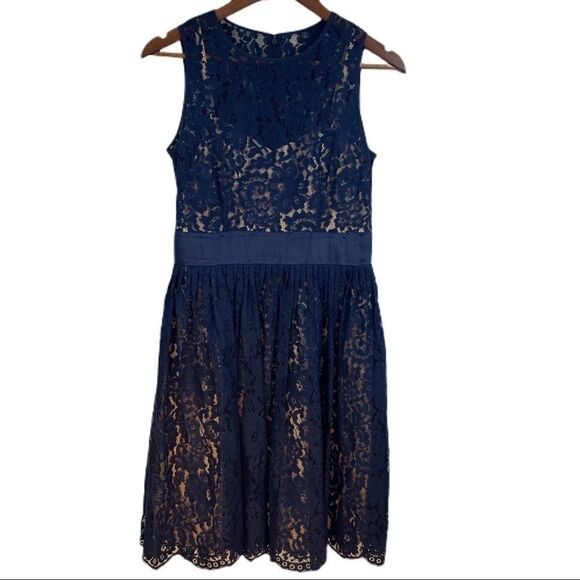 Navy Lace Eliza J Dress. Fully Lined. Size 6. Great Condition! - Picture 1 of 11